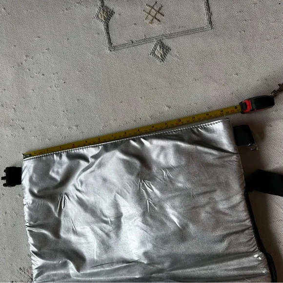 Paco Rabanne Invictus Dry Bag - Picture 8 of 9